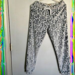 Uggs fleece jogger pants